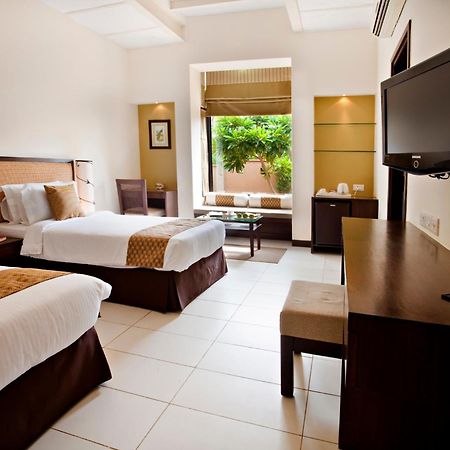 Lemon Tree Hotel, Tarudhan Valley, Manesar Gurgaon Exterior photo