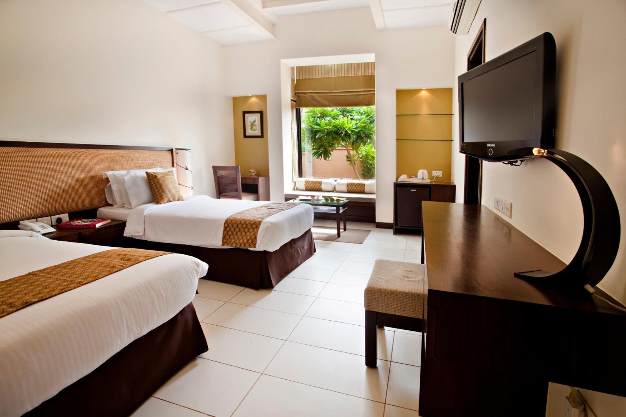 Lemon Tree Hotel, Tarudhan Valley, Manesar Gurgaon Exterior photo