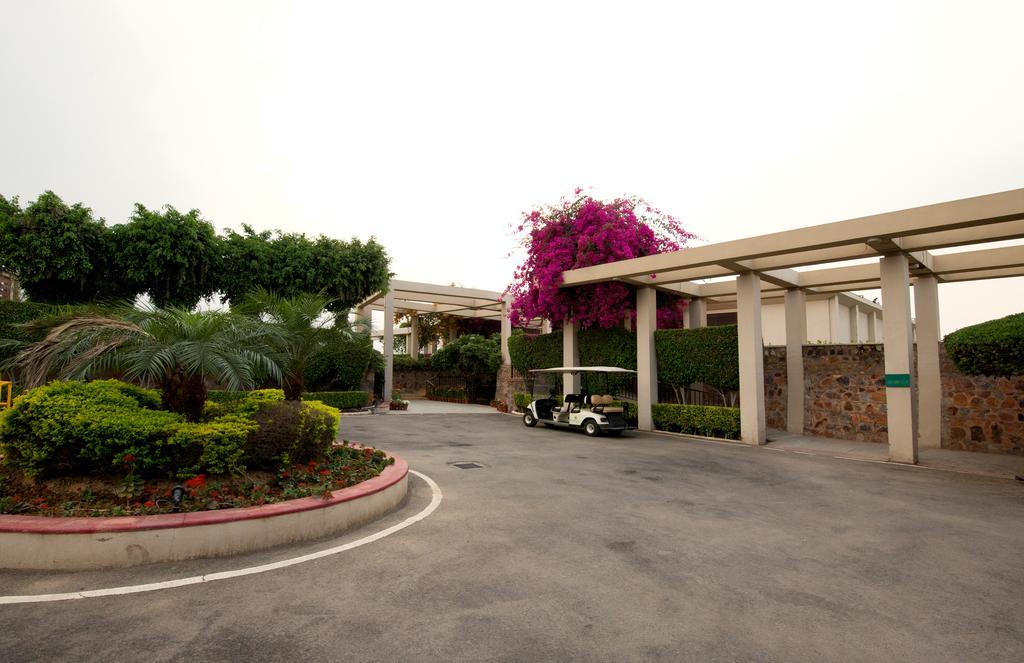 Lemon Tree Hotel, Tarudhan Valley, Manesar Gurgaon Exterior photo