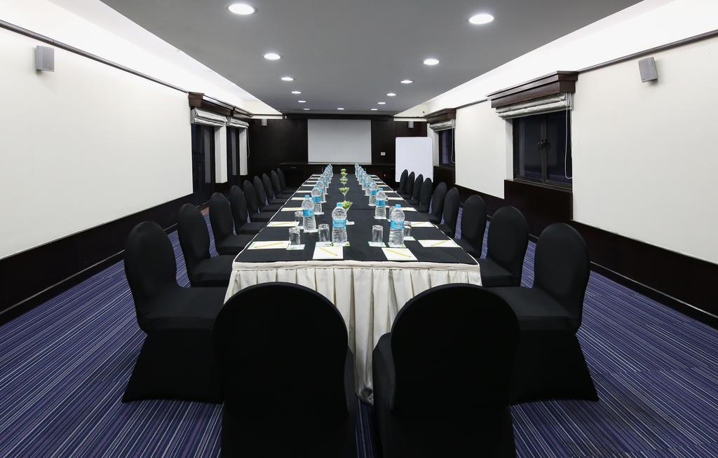 Lemon Tree Hotel, Tarudhan Valley, Manesar Gurgaon Exterior photo