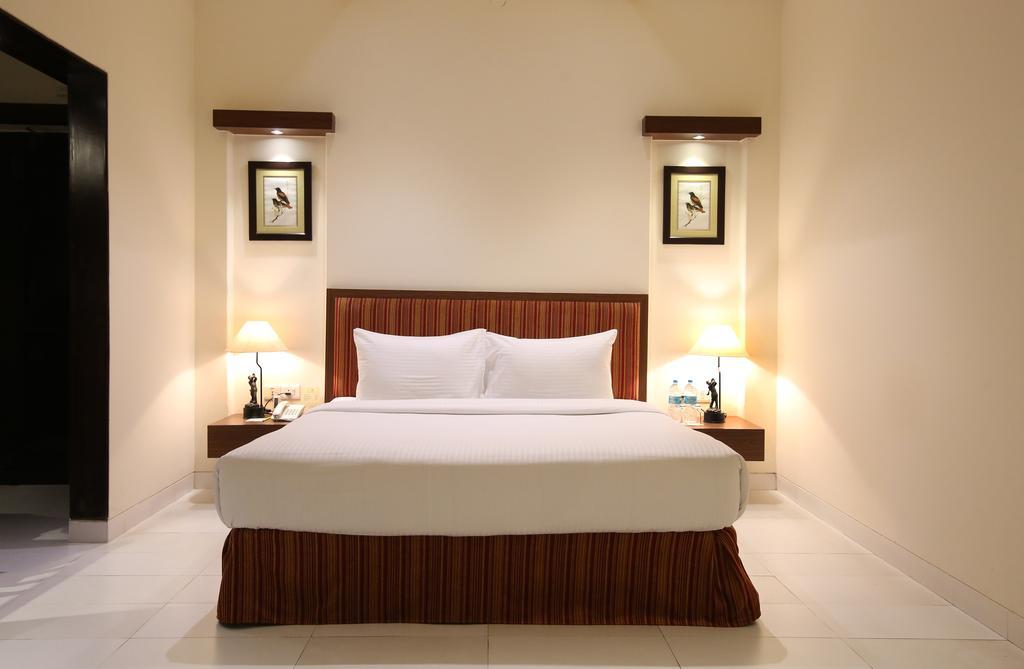 Lemon Tree Hotel, Tarudhan Valley, Manesar Gurgaon Exterior photo