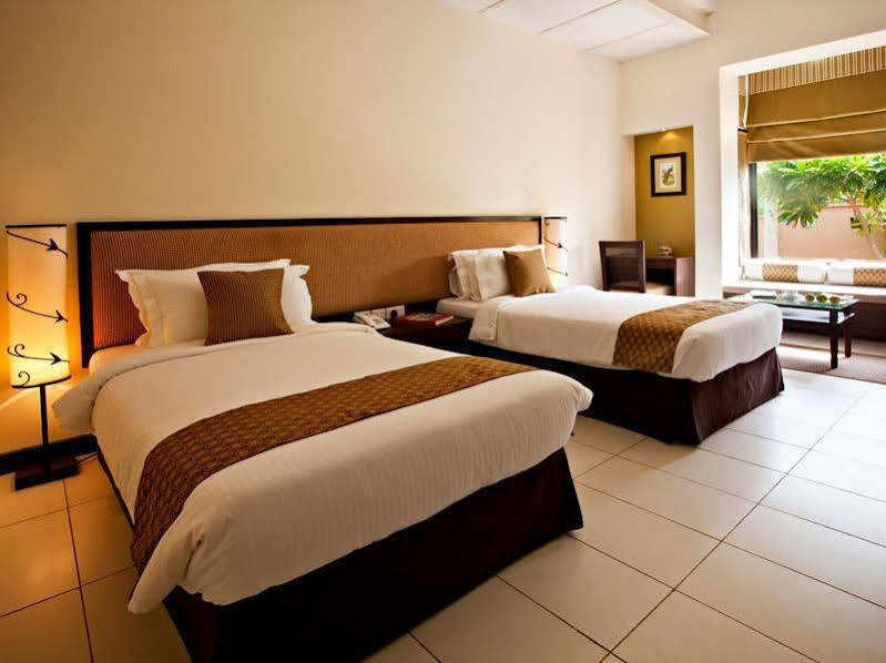 Lemon Tree Hotel, Tarudhan Valley, Manesar Gurgaon Exterior photo