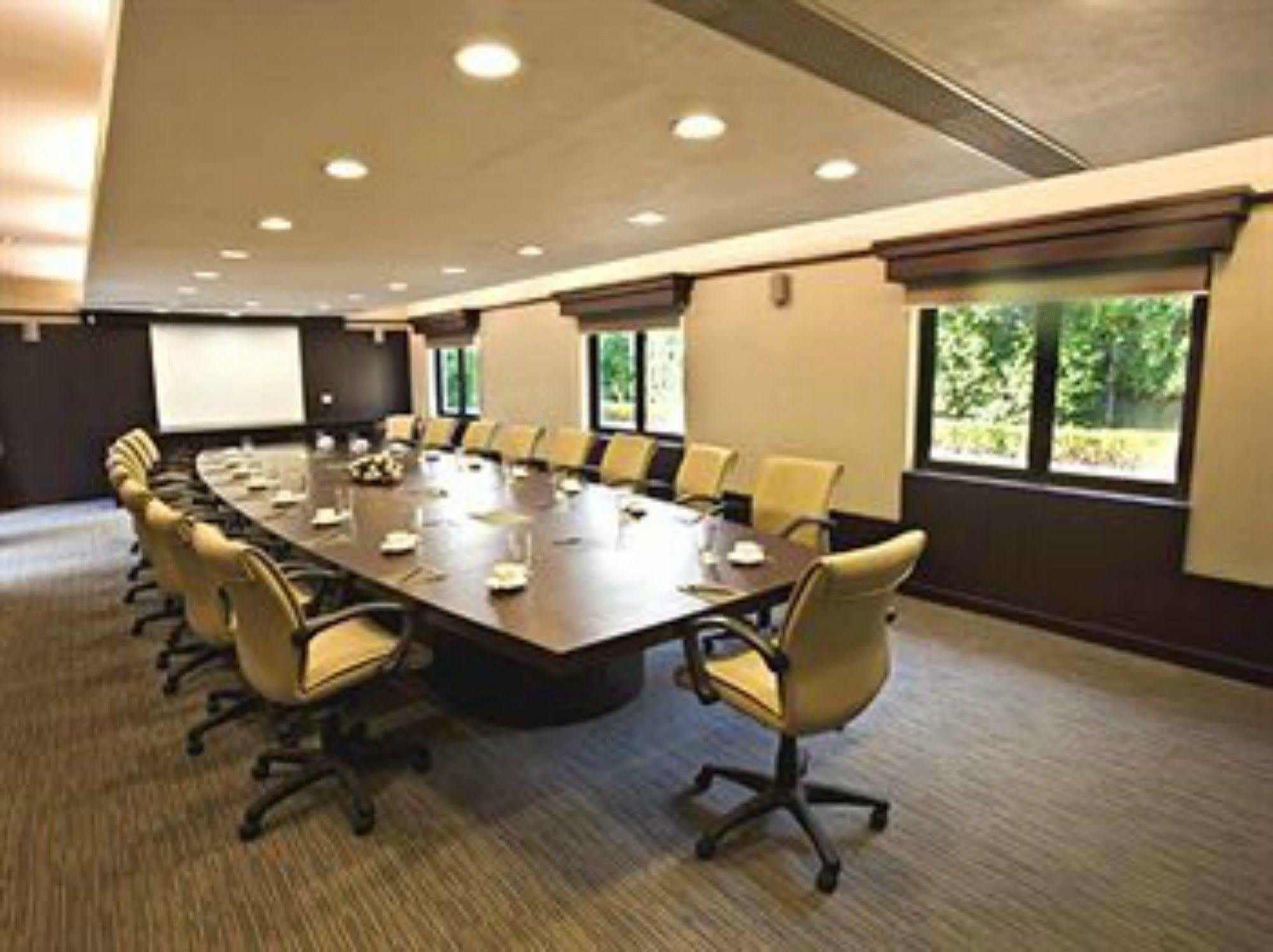 Lemon Tree Hotel, Tarudhan Valley, Manesar Gurgaon Exterior photo