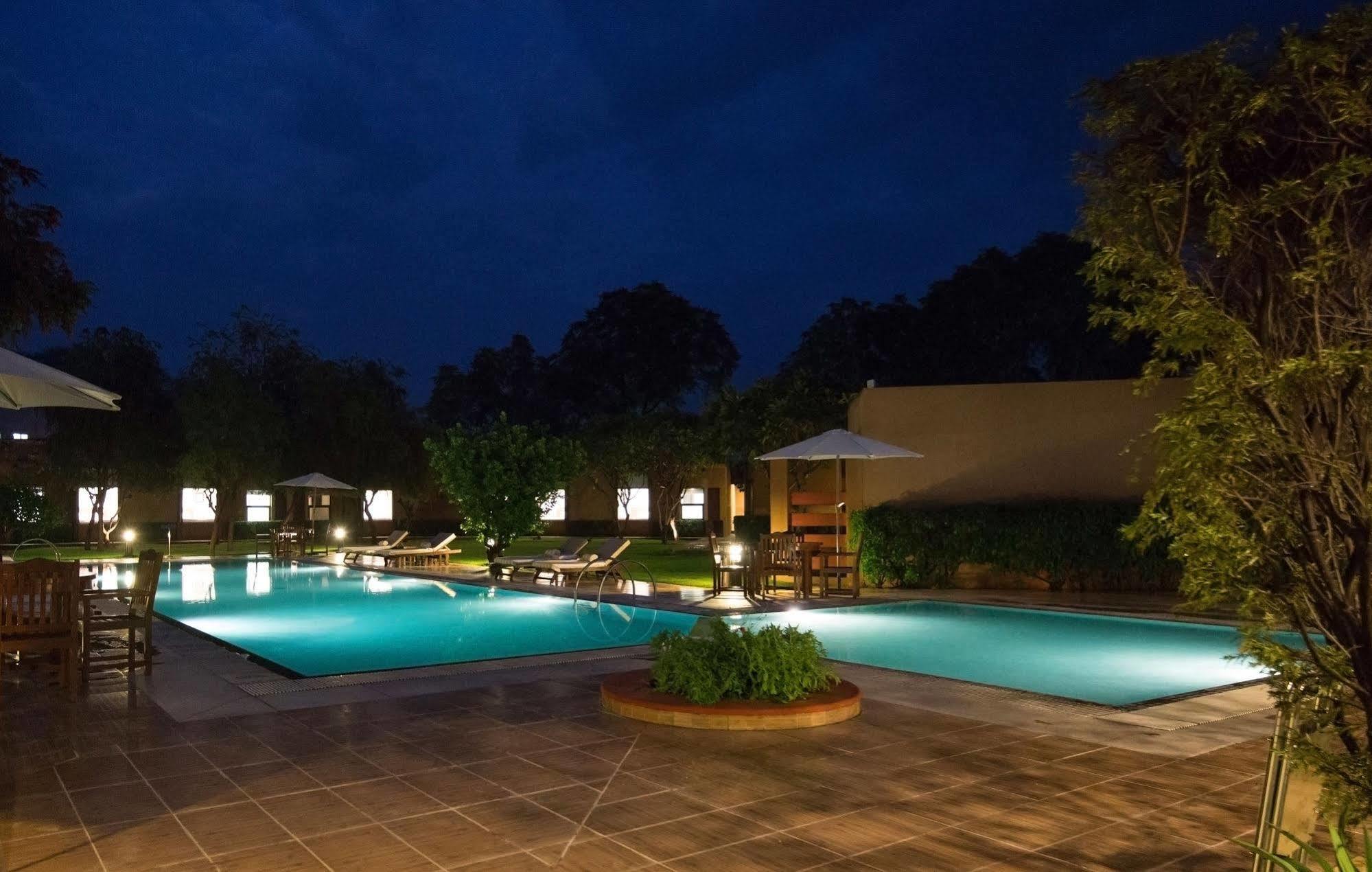 Lemon Tree Hotel, Tarudhan Valley, Manesar Gurgaon Exterior photo